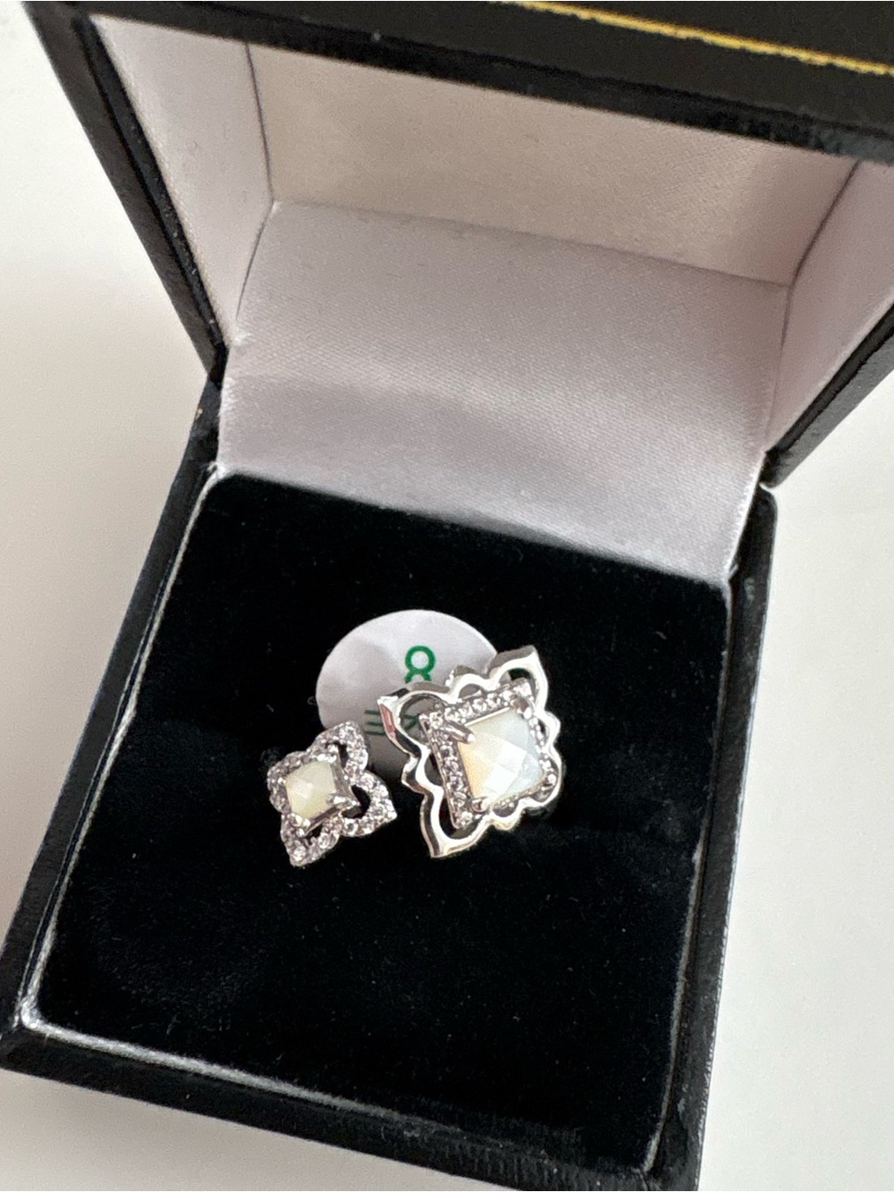 Bomb Party Once Discovered Ring RG46519 White Mother of Pearl Rhodium Plating